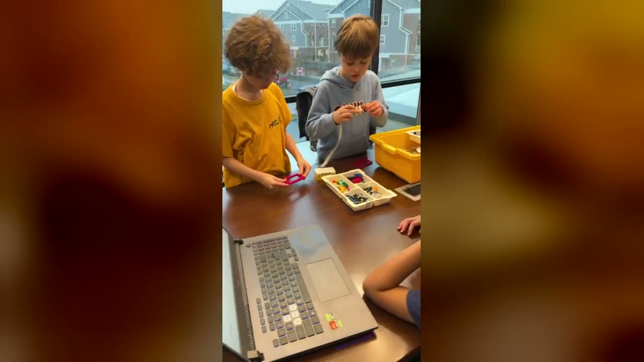 Real AvendraLabs students building and coding in class